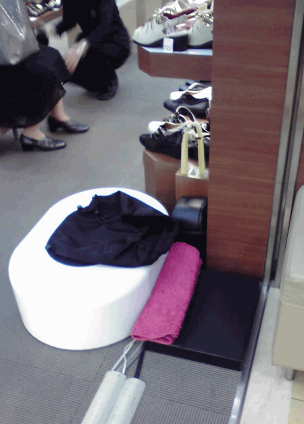 http://www.myshoes.jp/0915/100907-0.gif